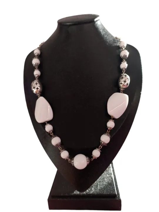 colar rosa branca  