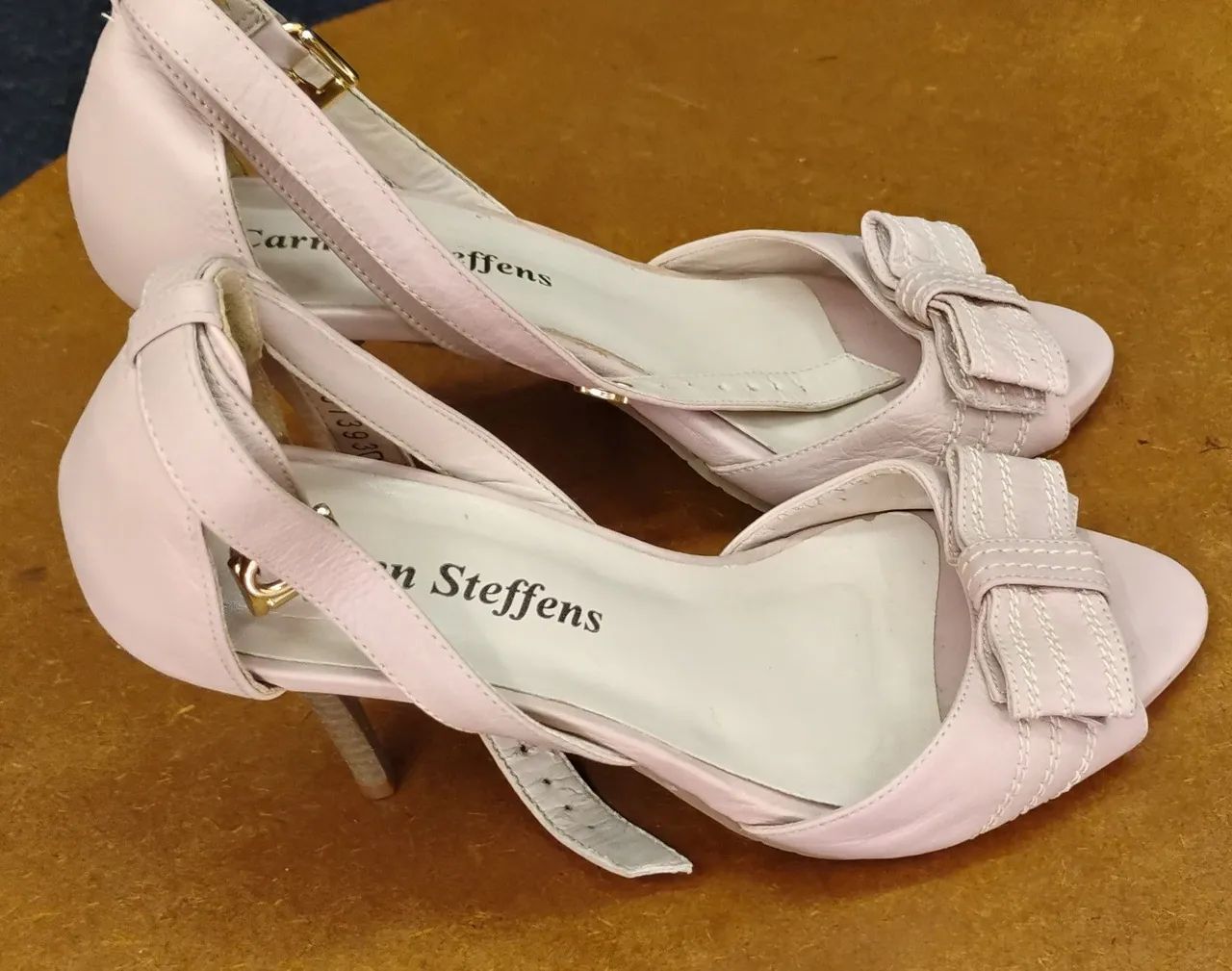 Sandália Carmen Steffens número 35 semi novo original com código  - Foto 4