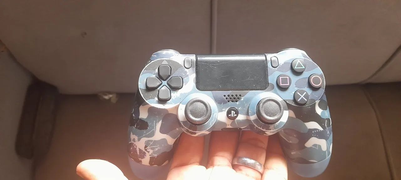Controle PS4 Camuflado + Jogos Call of Duty, Assassin's Creed e Outro - Foto 2