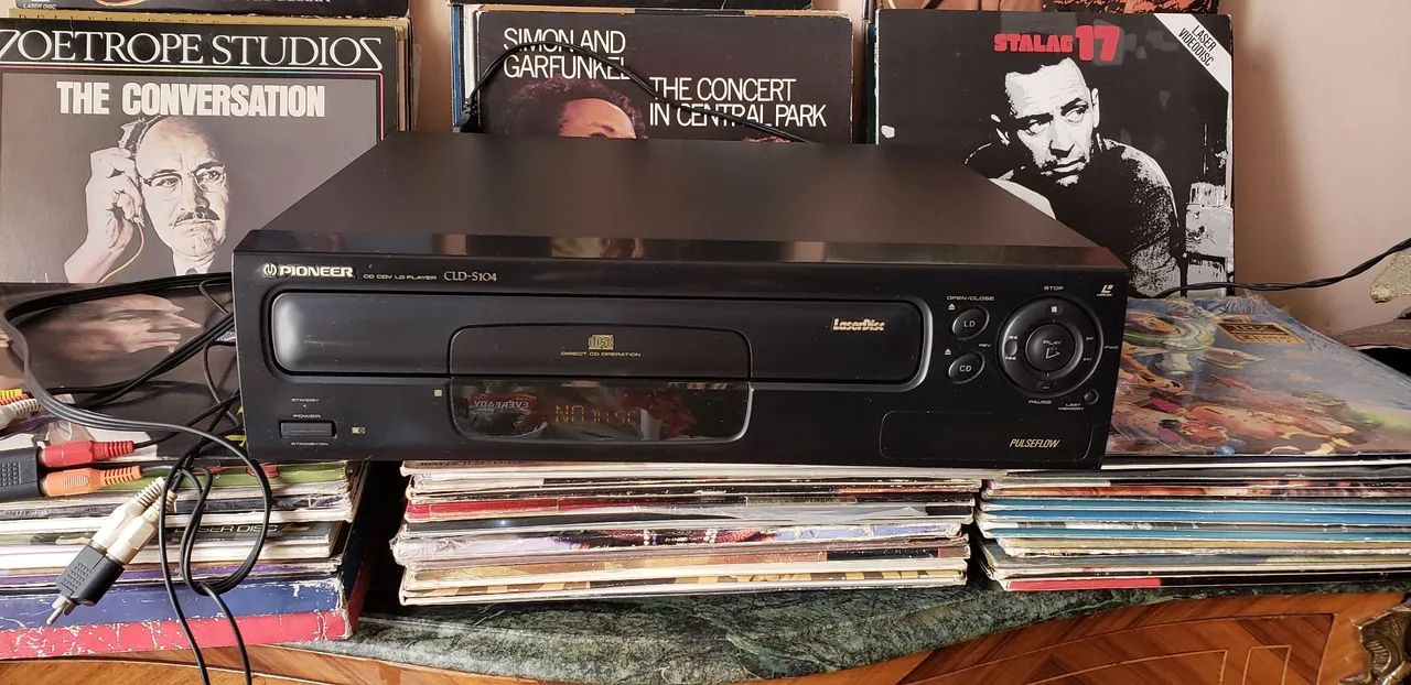 Pioneer CD CDV LD Player e LaserDisc CLD-S104
