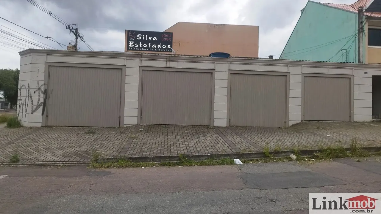 Imóvel misto Residencial / Comercial - 4 lojas e 2 aptos - Bairro Sitio Cercado