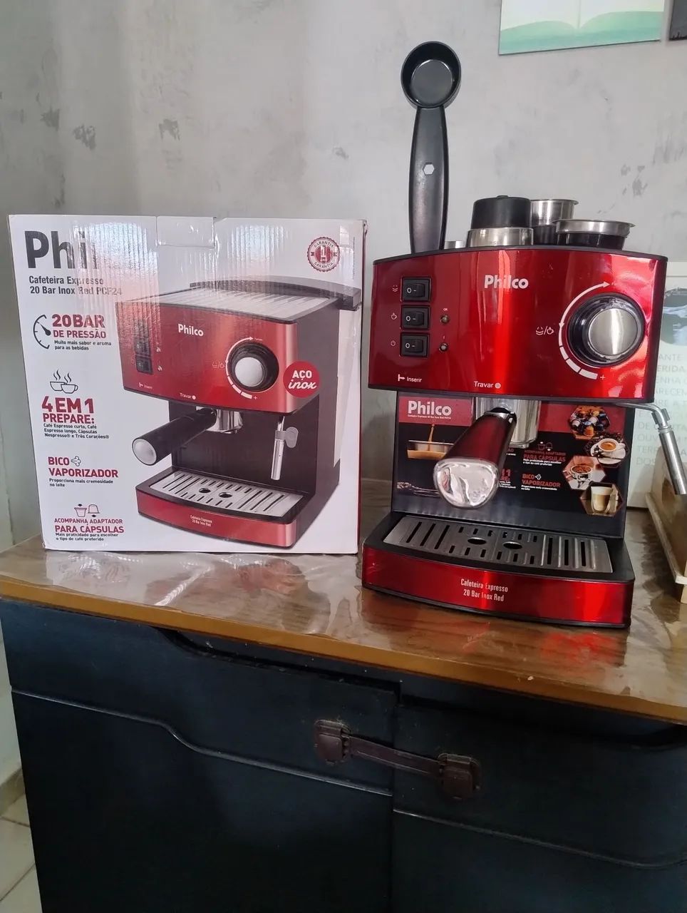 Cafeteira Elétrica Expresso Philco 20 Bar Compatível c/3 Corações e Nespresso + Acessórios
