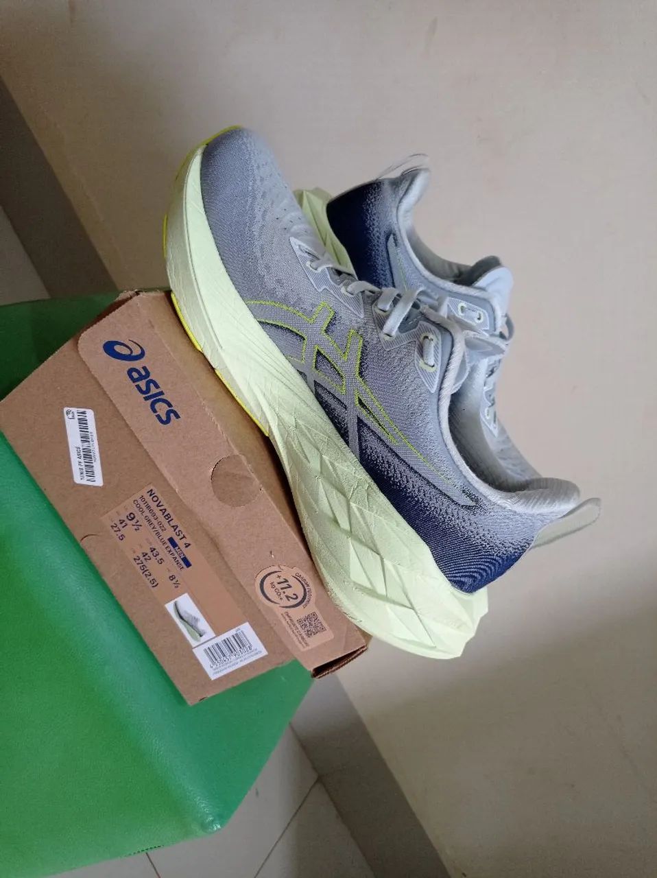 Tênis Asics Novablast  - Foto 4