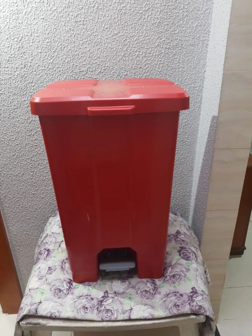 Lixeira De 60l Com Pedal E Tampa Basculante  Jsn - Foto 4