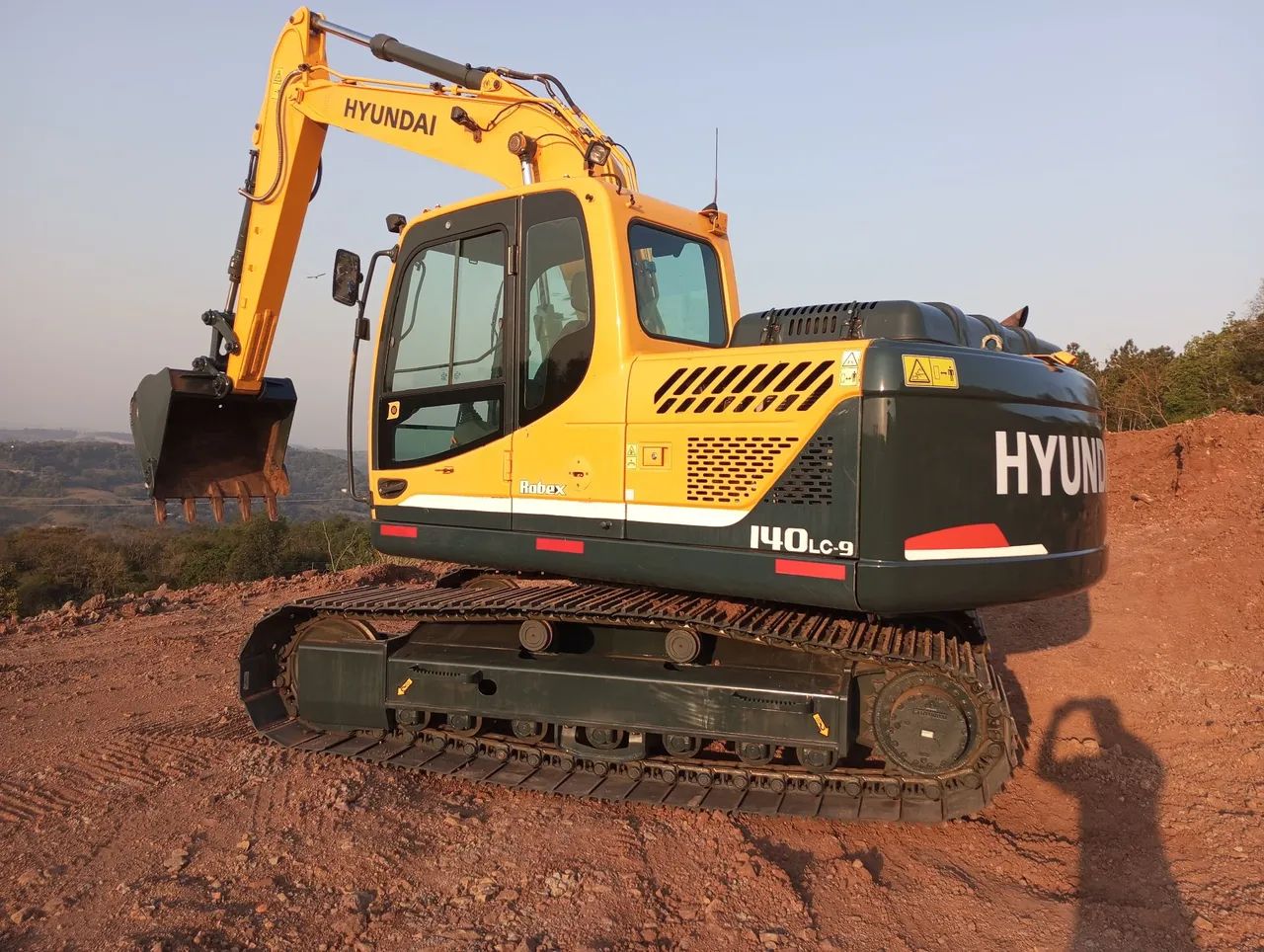Escavadeira Hyundai 140 2019