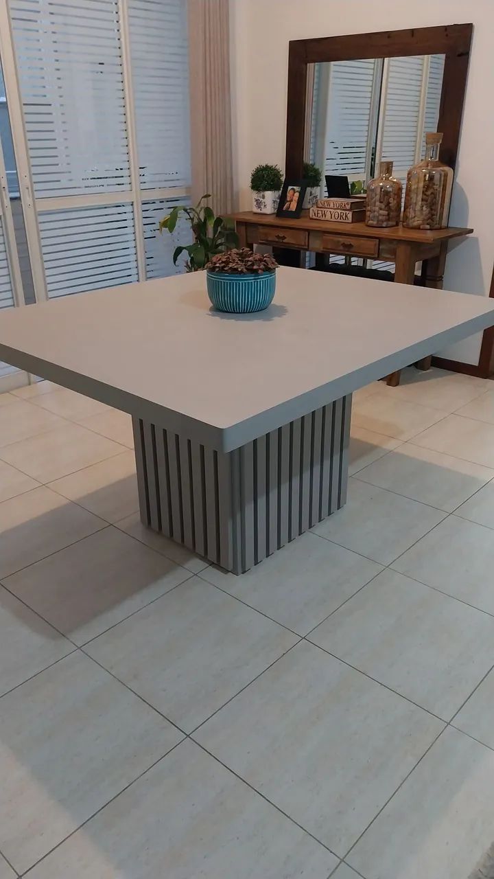 Mesa de Jantar Quadrada Moderna