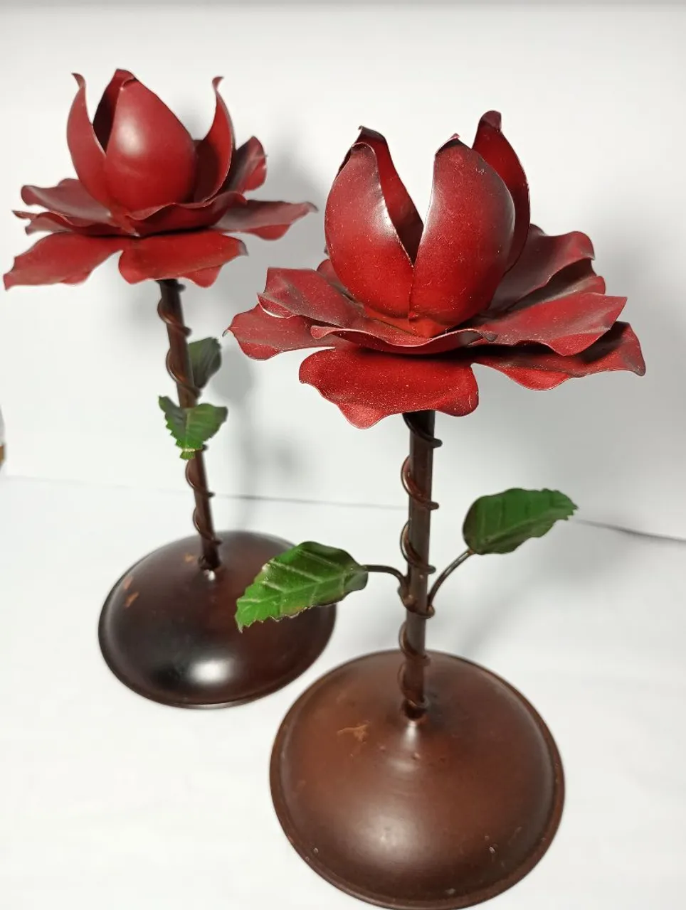 Arranjo Decorativo artesanal de Rosas em Metal