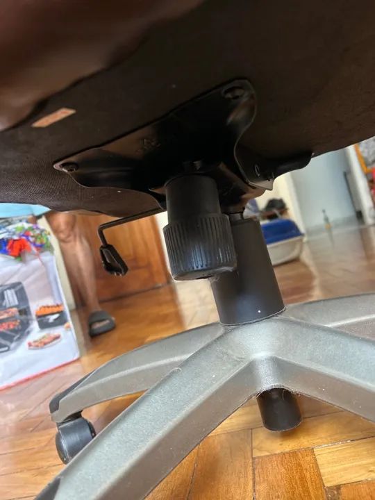 Cadeira de Escritório em Couro sintético Marrom - Foto 3