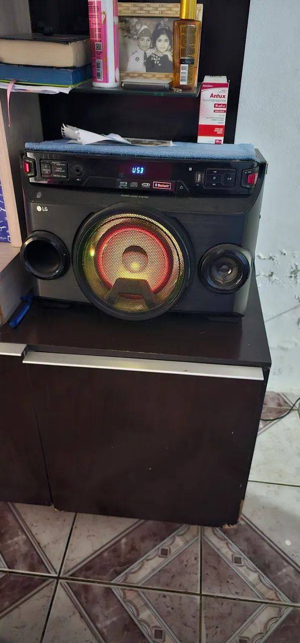 Aparelho de Som LG com Bluetooth e Iluminação - Foto 2