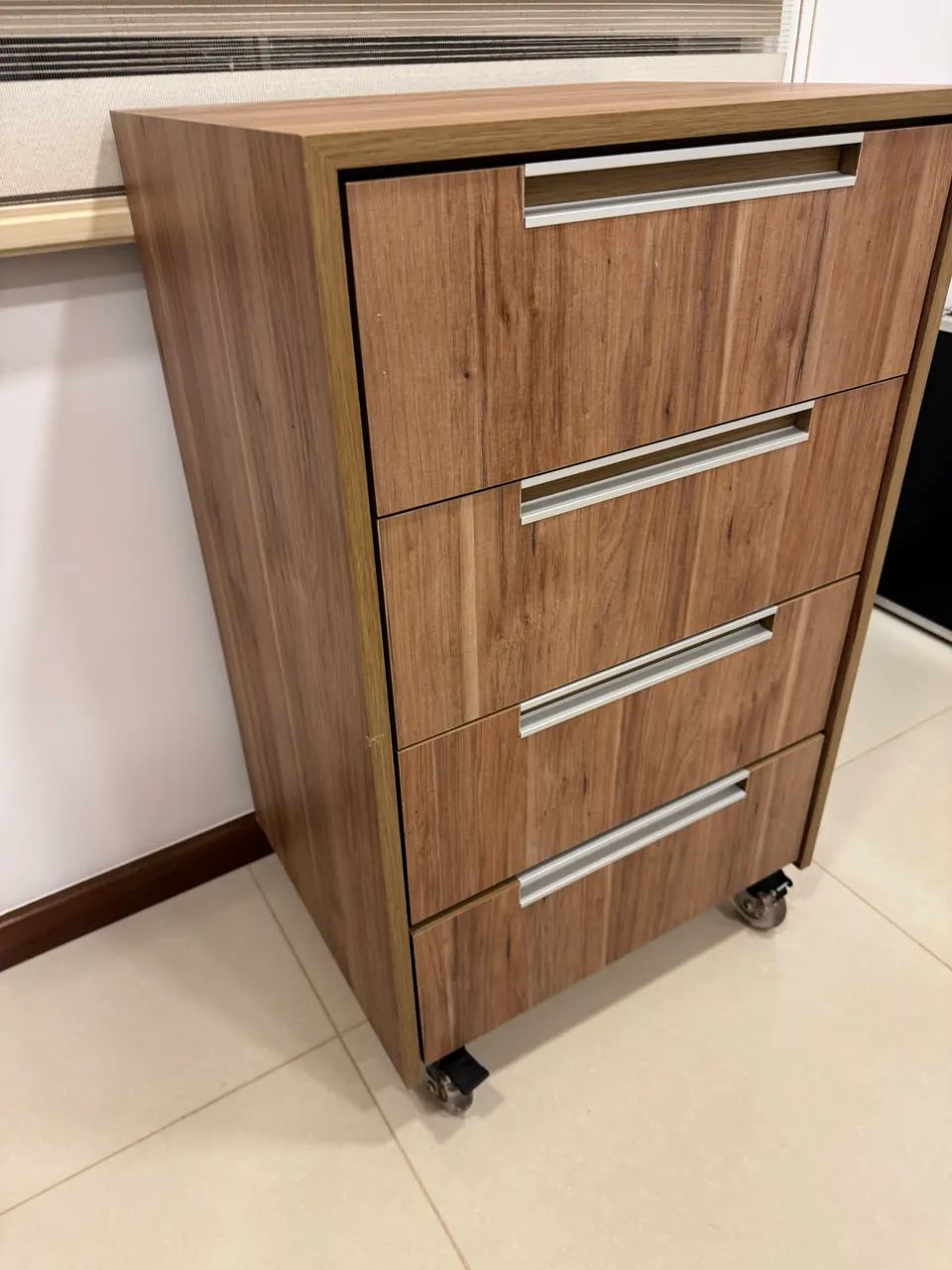 Mesa auxiliar novinha64307308769025120