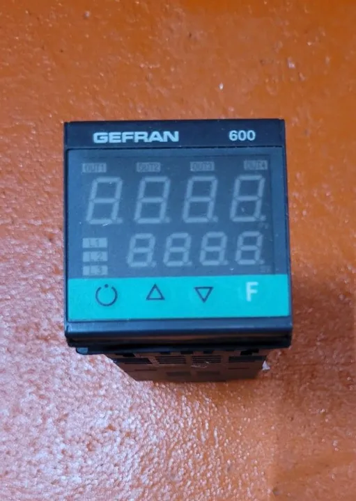 Controlador de Temperatura Gefran 600