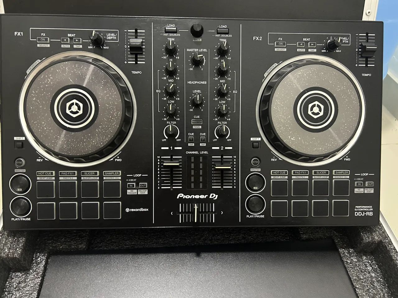 Pioneer DJ Controller with Hard Case64290469272449120