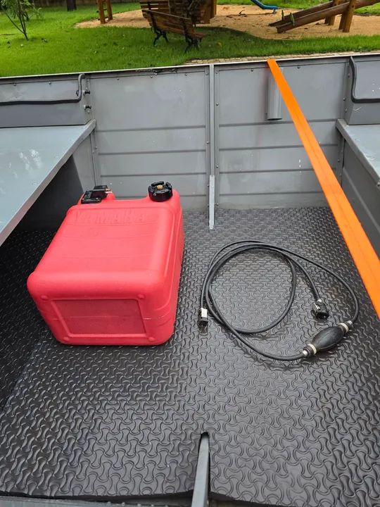 Barco de alumínio 5mts motor 15 yamaha - Foto 6