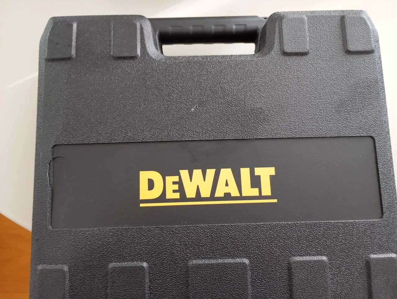 Furadeira Parafusadeira Dewalt de Impacto a Bateria 20V Brushless com Maleta Carregador  - Foto 2