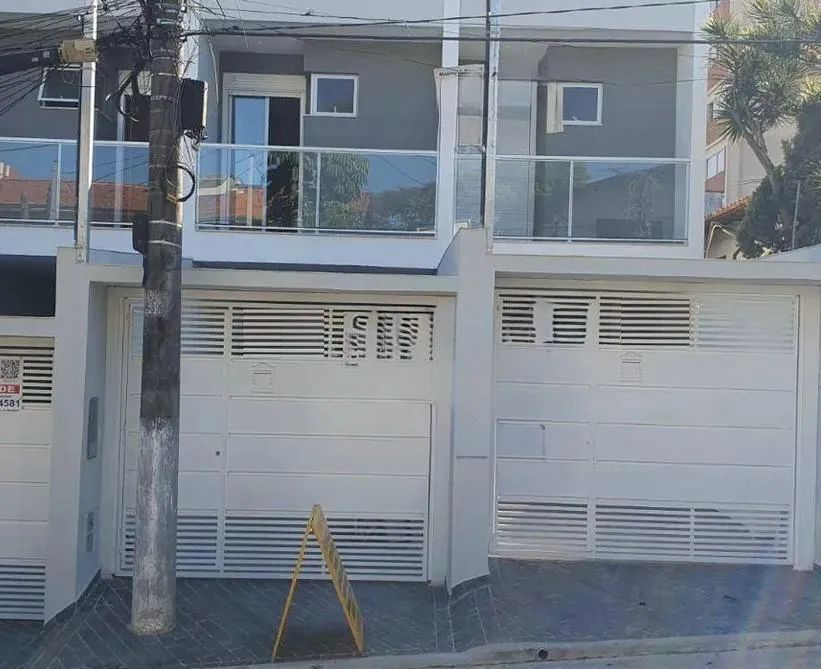 Sobrado Novo na Vila Erna/Cupecê  3 Suítes, Quintal e Excelente Localização!