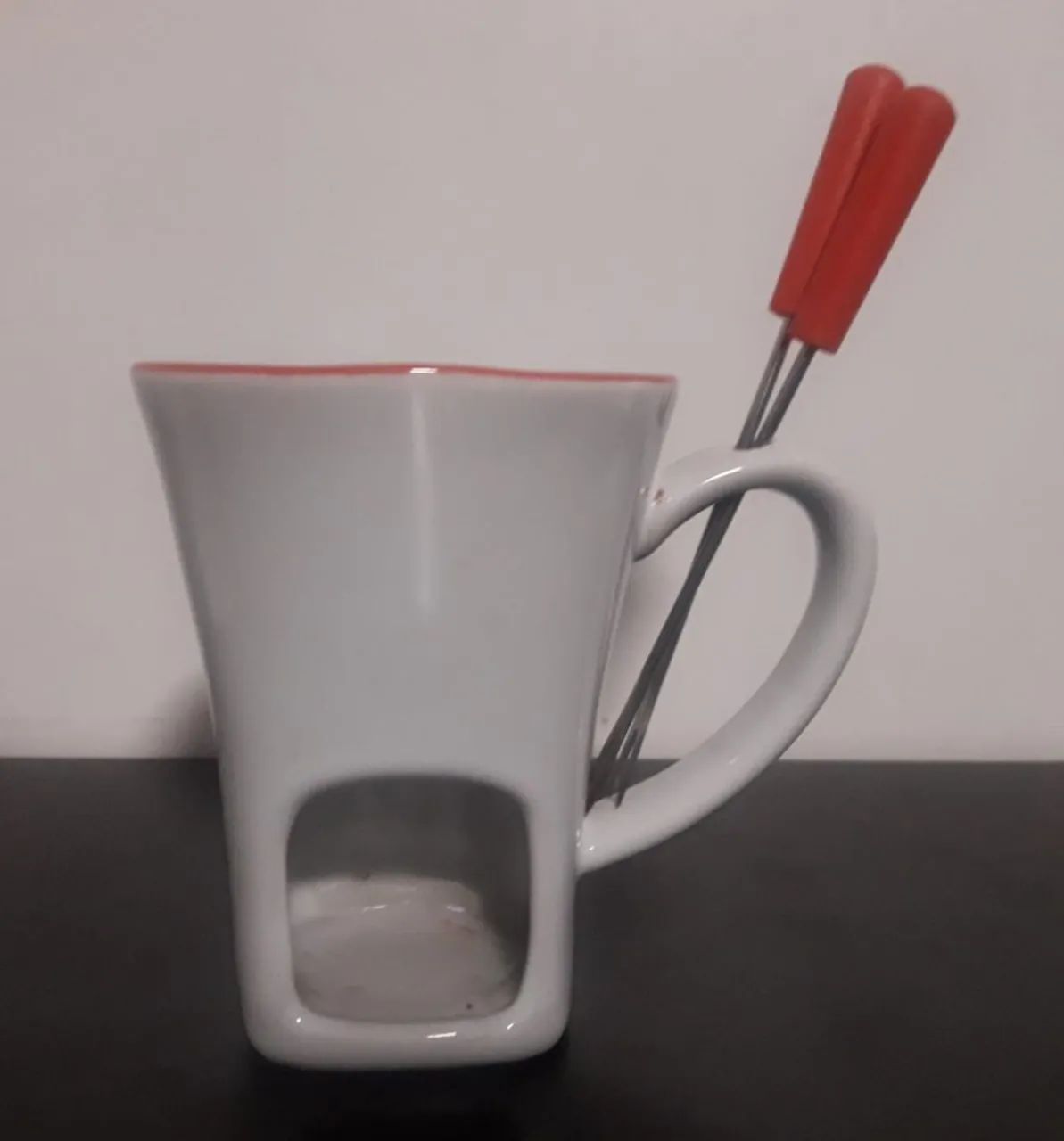 Caneca de Founde com espetos 