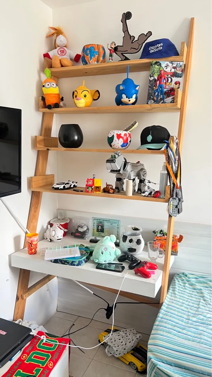 Mesa de Estudo, Escrivaninha escada estante