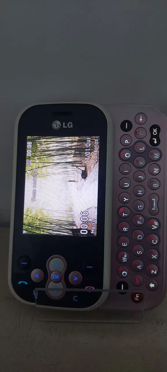 Celular LG Gt360