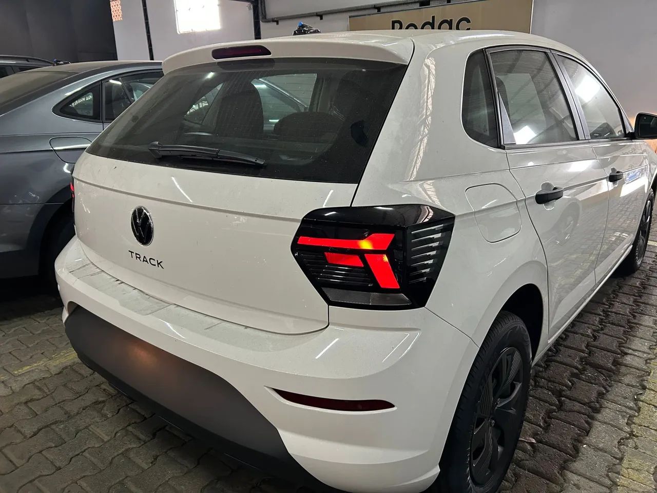 Volkswagen Polo Track 1.0 Flex 12V 5p