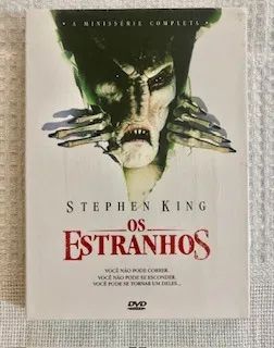 DVD Duplo: Os Estranhos (Direção: John Power-2020) Com luva