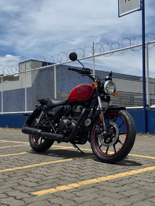 Royal Enfield - Meteor 350 com baixo km