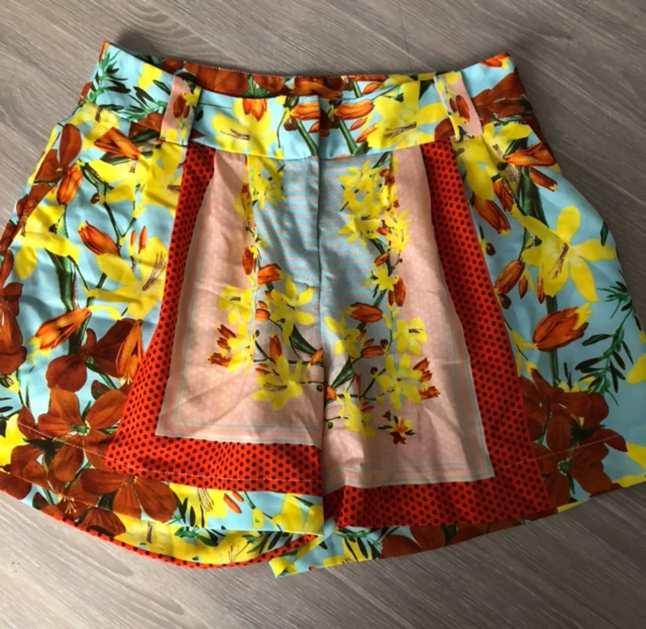 SHORT NOVO DA FARM TAMANHO 36 