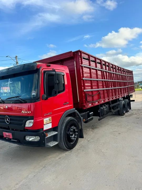 Caminhão Mercedes-Benz Atego 2425 