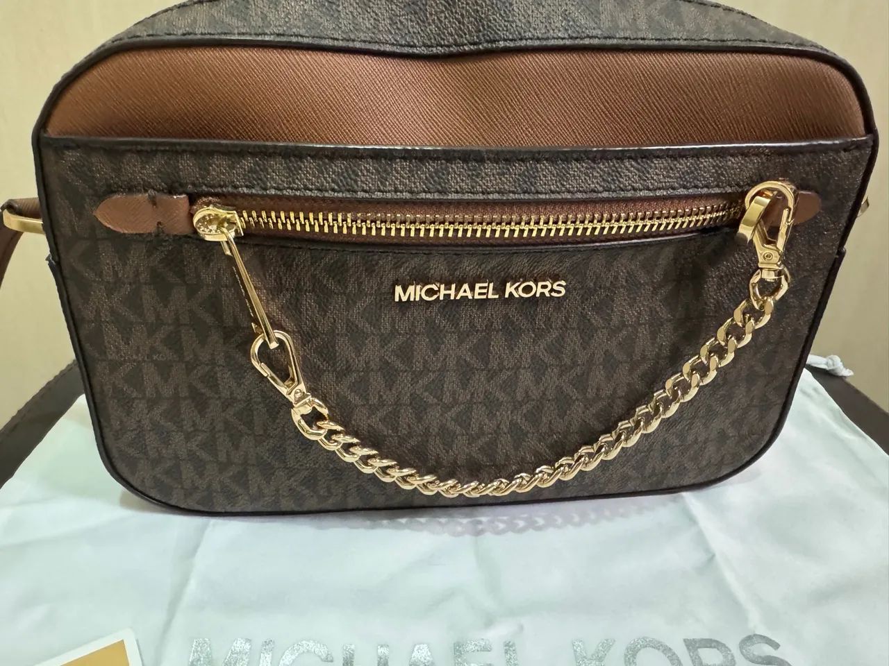 Bolsa Michael Kors Bolsa Transversal Jet Set Logo Média - Foto 5