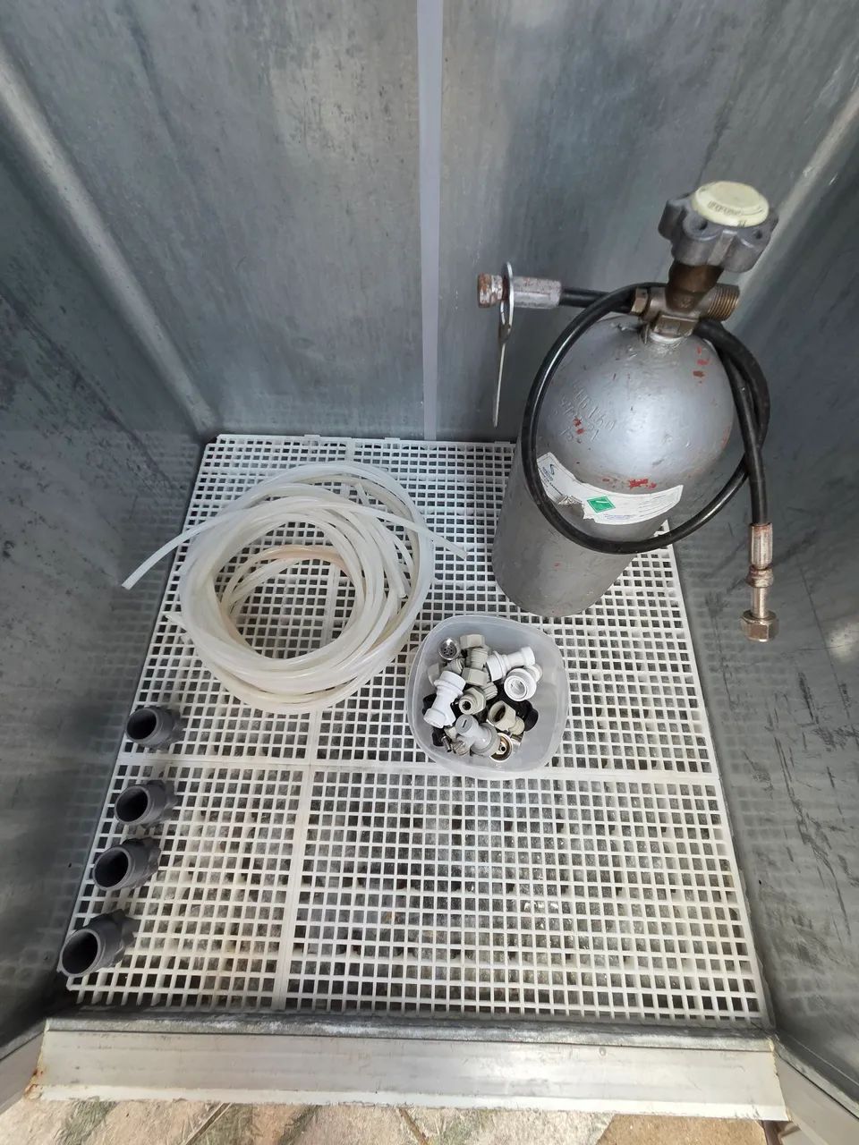 Chopeira com 5 bicos em câmara fria GELOPAR completa pronta pra uso! 950 litros 220v  - Foto 5