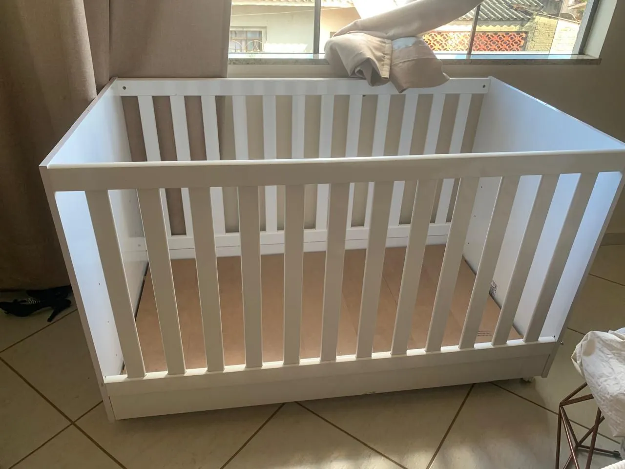 Berço branco para bebê
