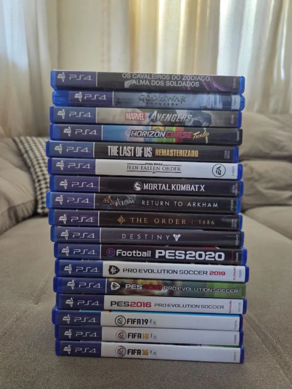 PS4 AND GAMES64305907566465121