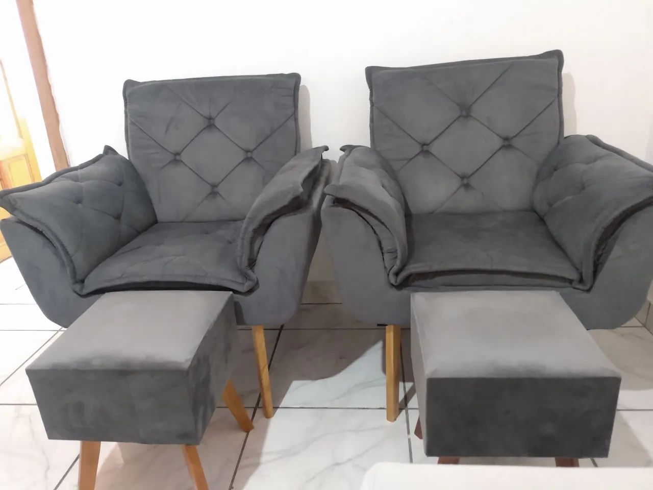 Poltronas de Veludo Cinza - Conforto e Elegância - Foto 5