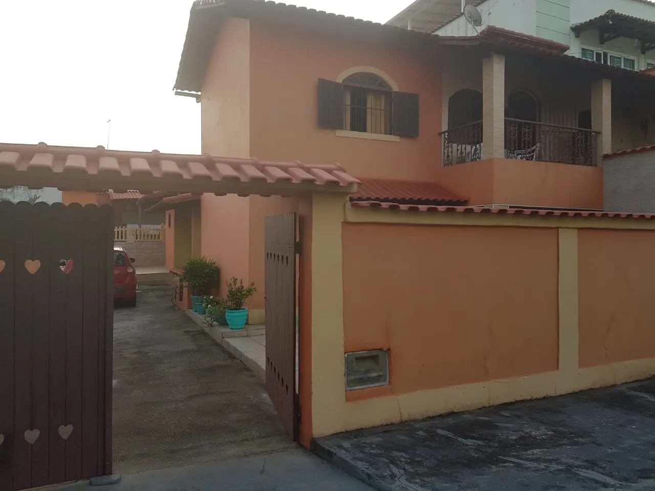 Casa com piscina e três quartos saquarema - linda com piscina bem localizada