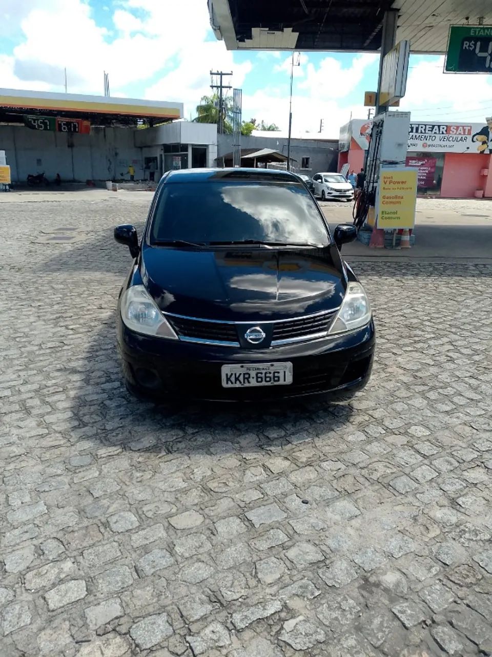 Nissan Tiida completo ano 2008 ( Carro de garagem)