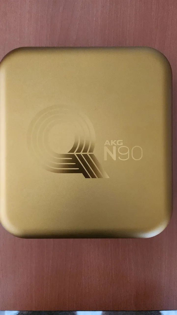 Fones de Ouvido AKG N90 