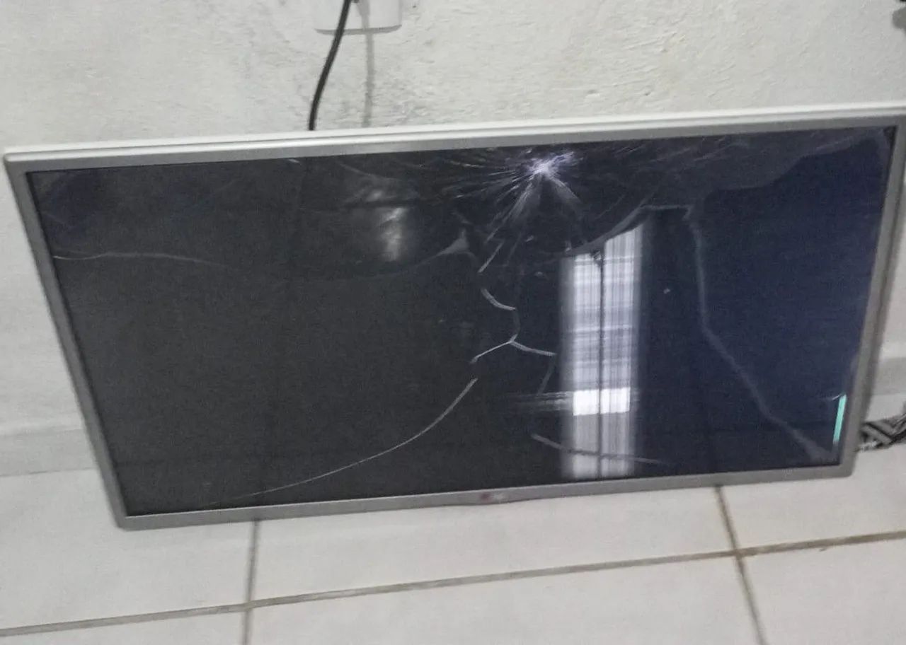 TV LG 32 polegadas ( com defeito) - Foto 2