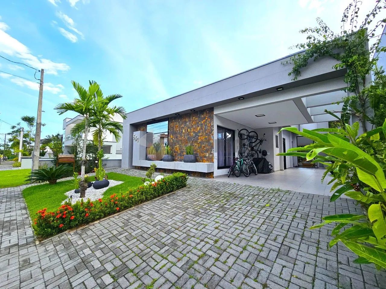 Casa com 4 dormitórios à venda, 230 m² por R$ 2.750.000 - Massaguaçu - Caraguatatuba/SP