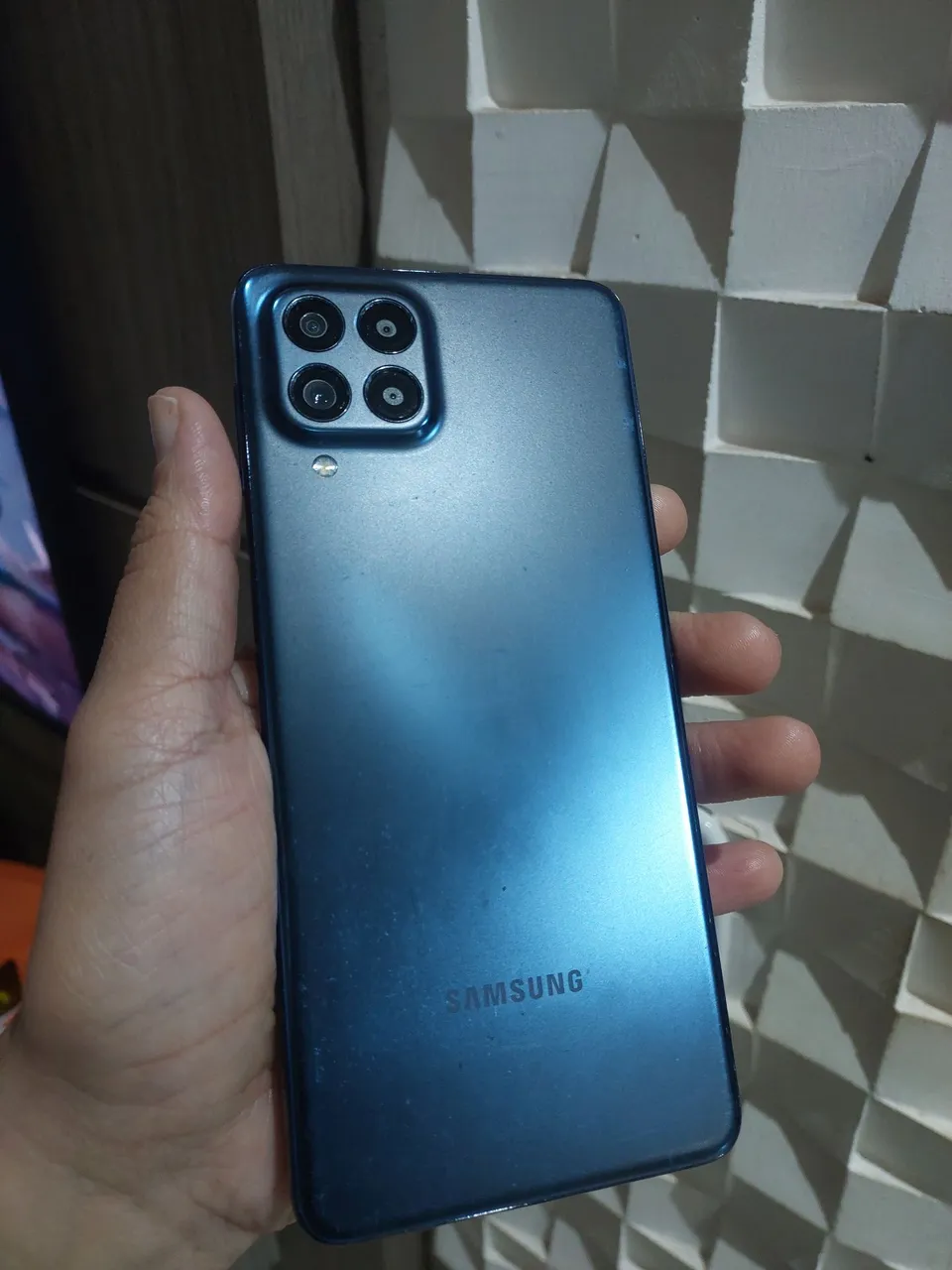 Sansung M53 5G em ótimo estado tela original tenho caixa carregar. Única dona.