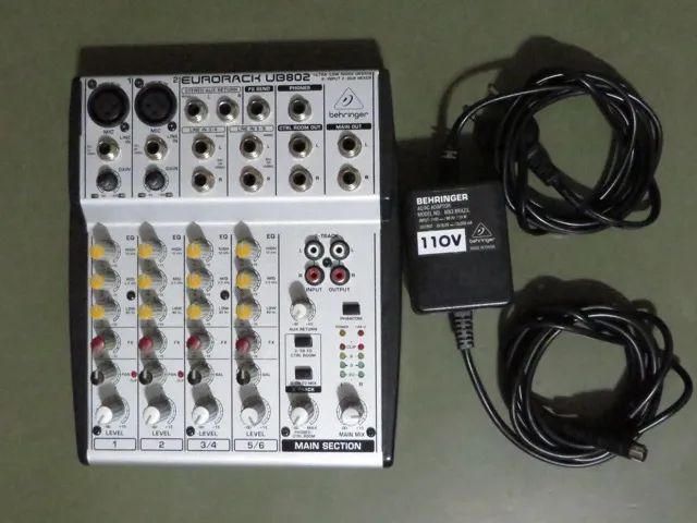 Mesa de Som Behringer Eurorack UB-802 - Foto 4