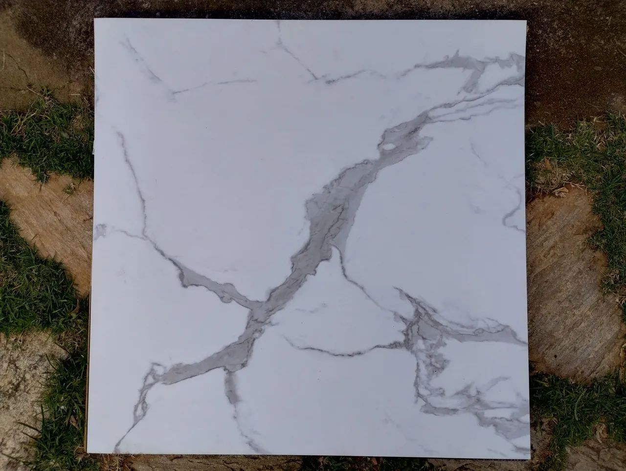 Piso vinílico Arquitech 92x92 - Foto 2