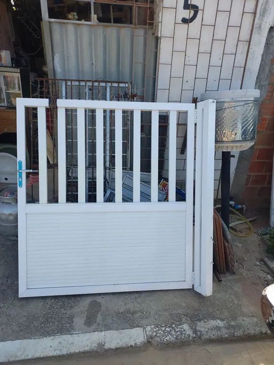 Portão de Alumínio Branco 1.40 de altura por 1.40 de largura  - Foto 2