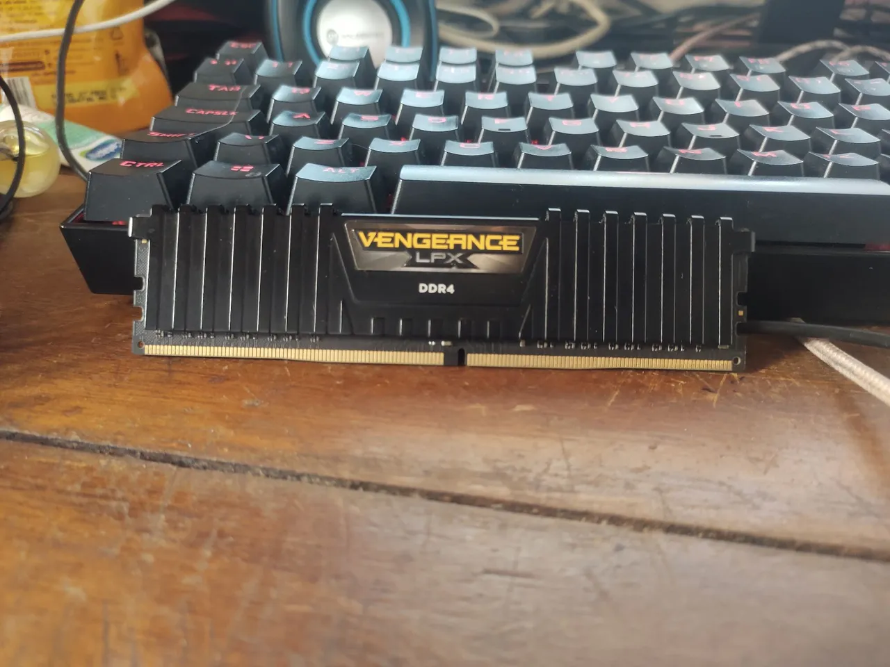 Memória RAM Corsair Vengeance LPX DDR4 (USADA)