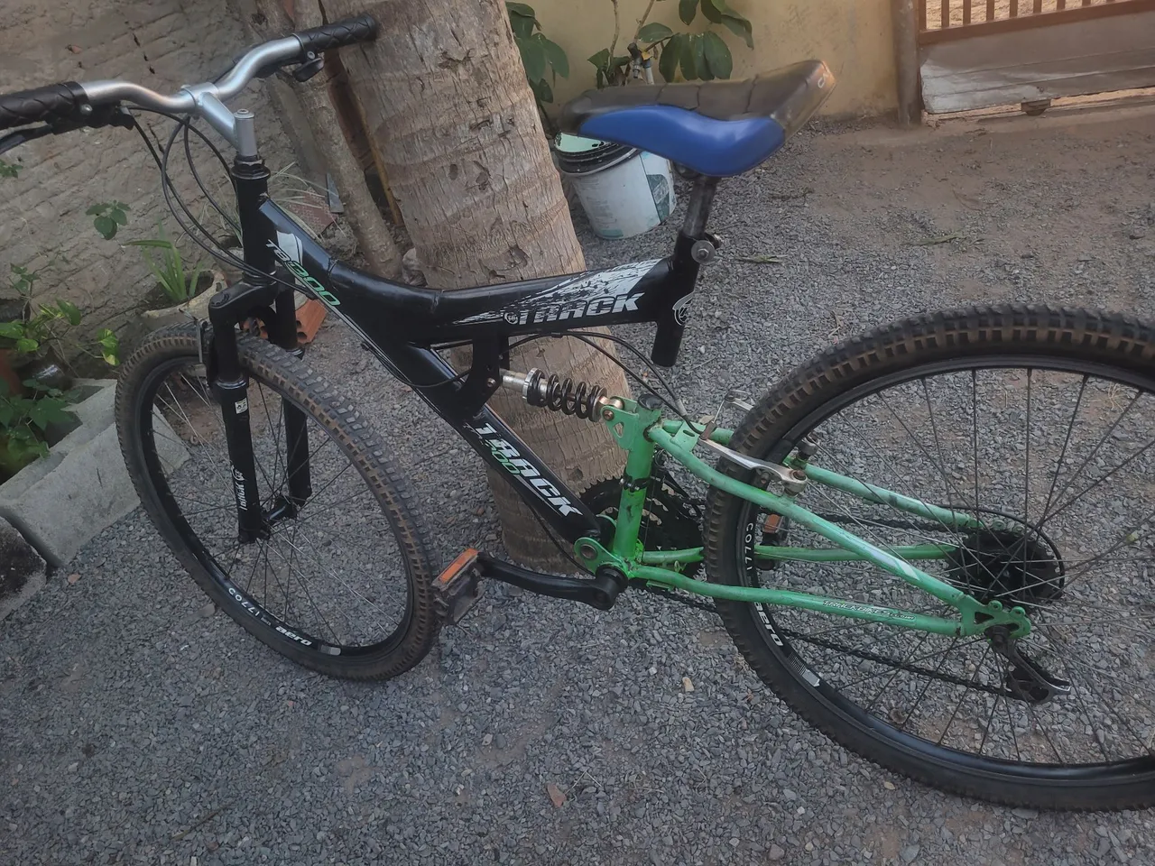 Bicicleta Track T300