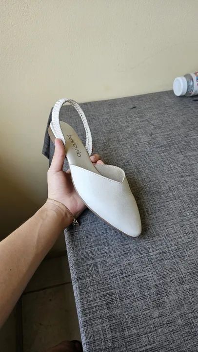 Sapatilha Mule Bico Fino e Elástico no Tornozelo Beira Rio Off White - Foto 3