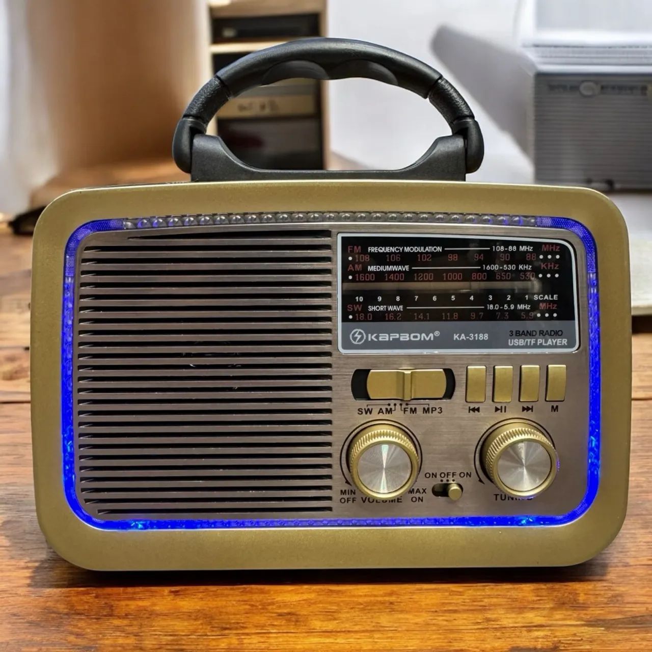 Rádio FM Portátil Bluetooth com LED e Lanterna - Foto 2