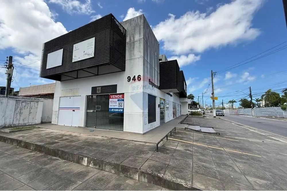 Vendo - PRÉDIO COMERCIAL COM 10 SALAS