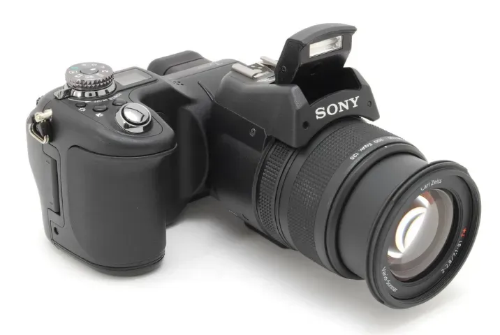 Câmera Digital Sony CyberShot DSC-F828 8MP Com Fonte de Alimentação e Cartão de memoria