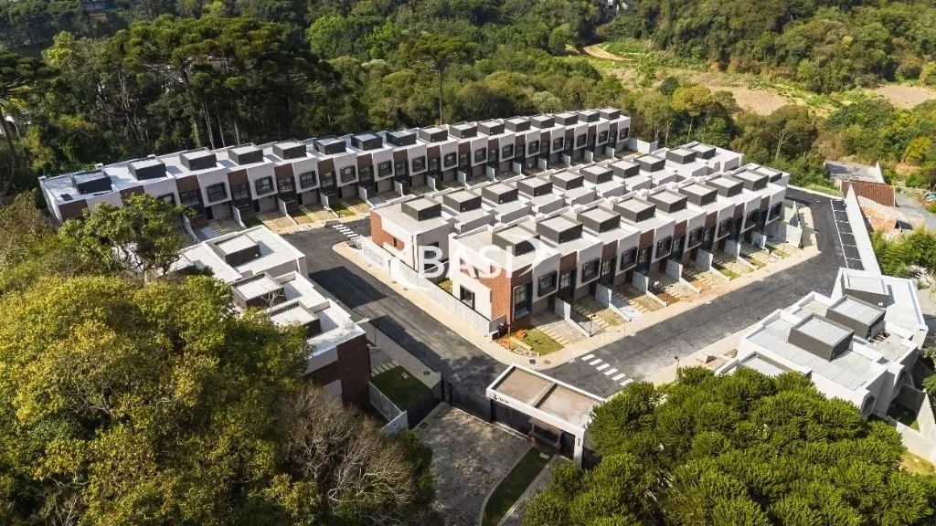 Condomínio com 42 casas,