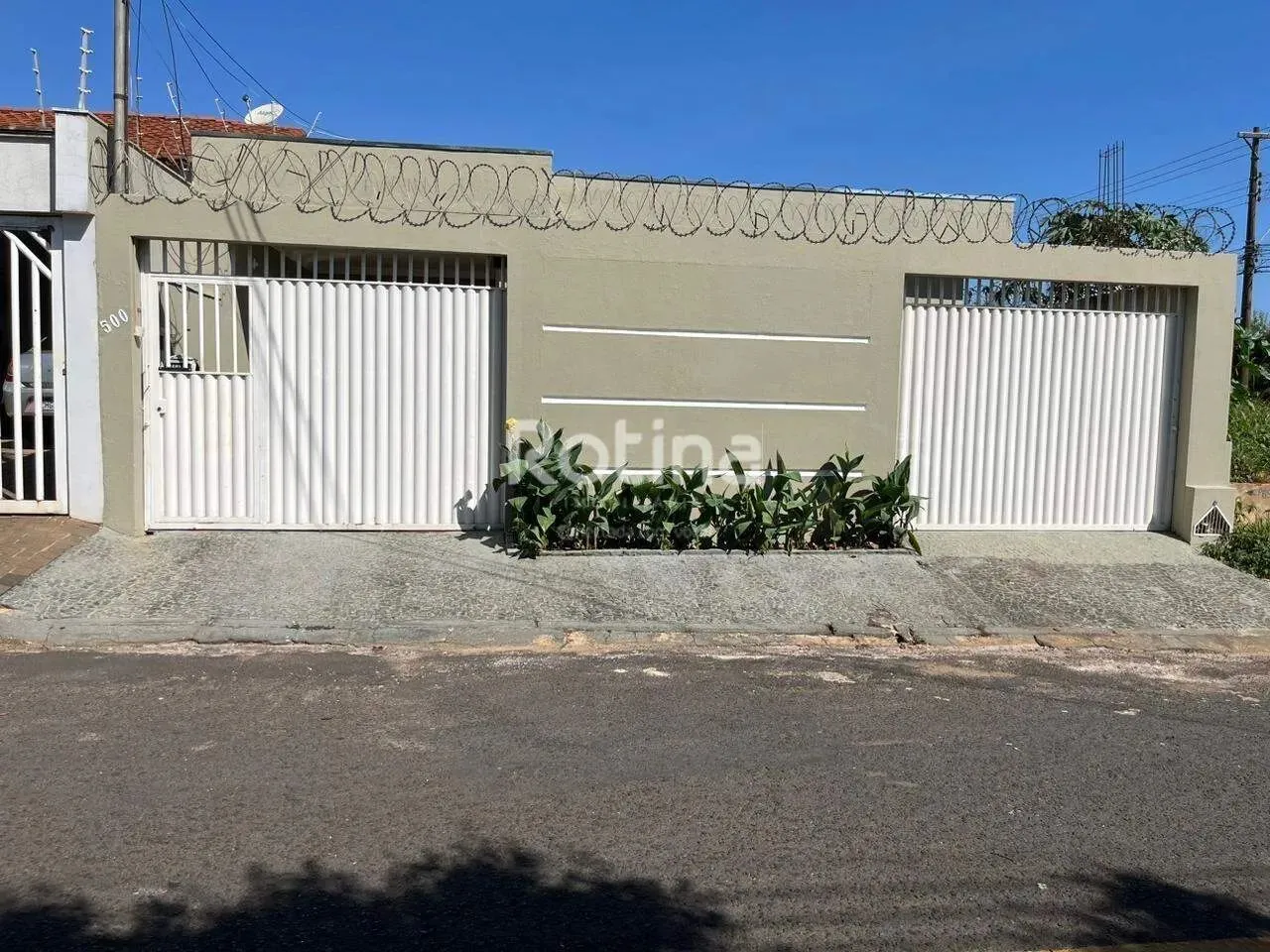 Casa para alugar, 3 quartos, Custódio Pereira - Uberlândia/MG - Rotina Imobiliária