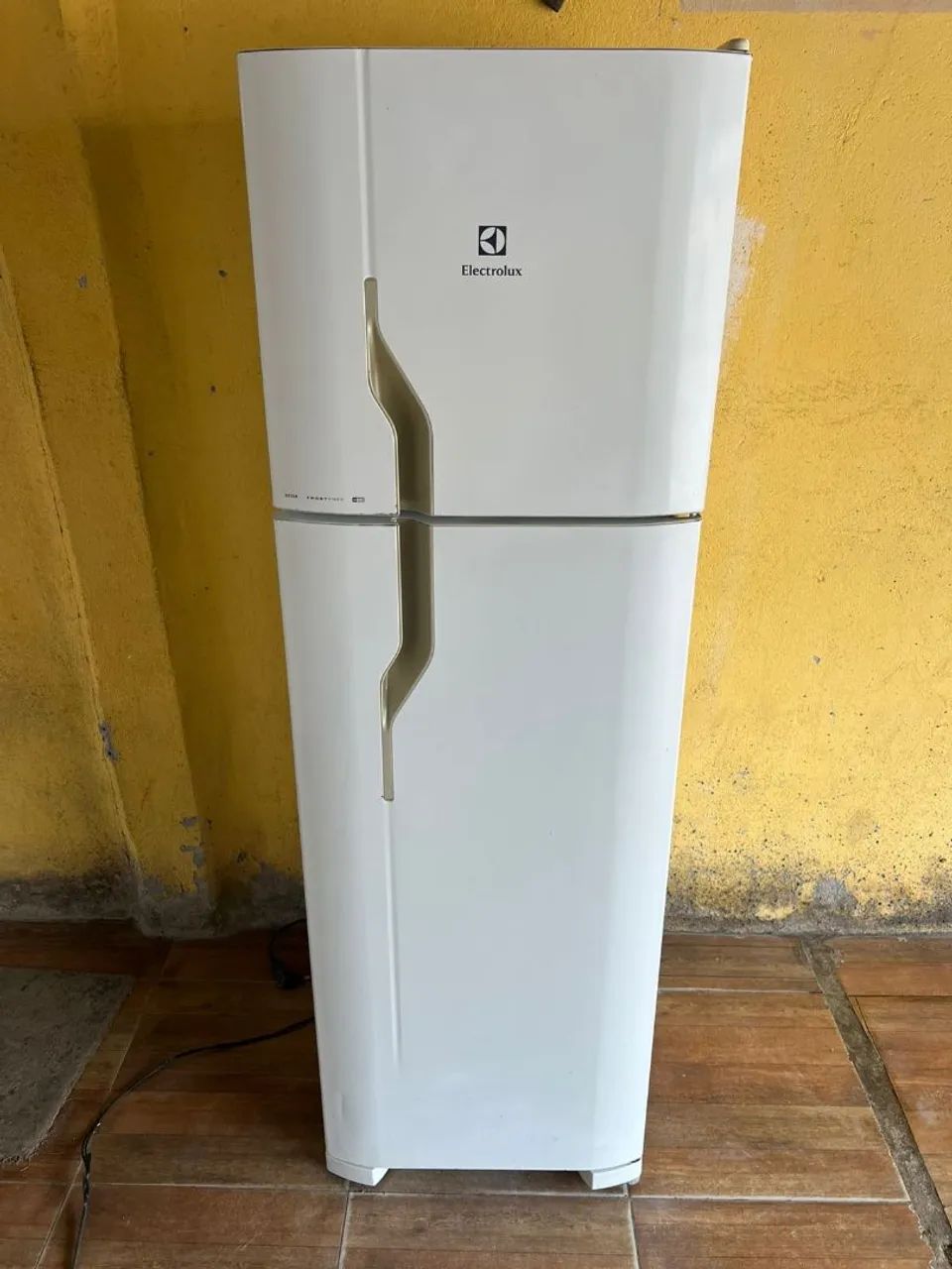 Geladeira Electrolux 220v frost free ( ENTREGO ) 